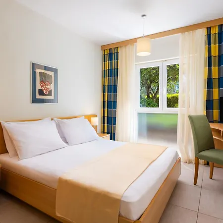 Aminess Vival Casa Velaris Hotel Supetar Exterior photo