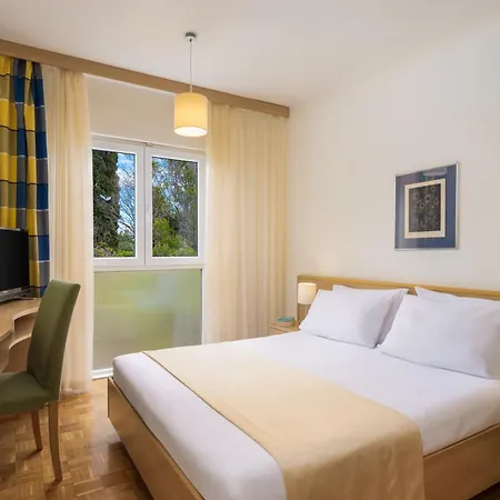 Aminess Vival Casa Velaris Hotel Supetar Exterior photo